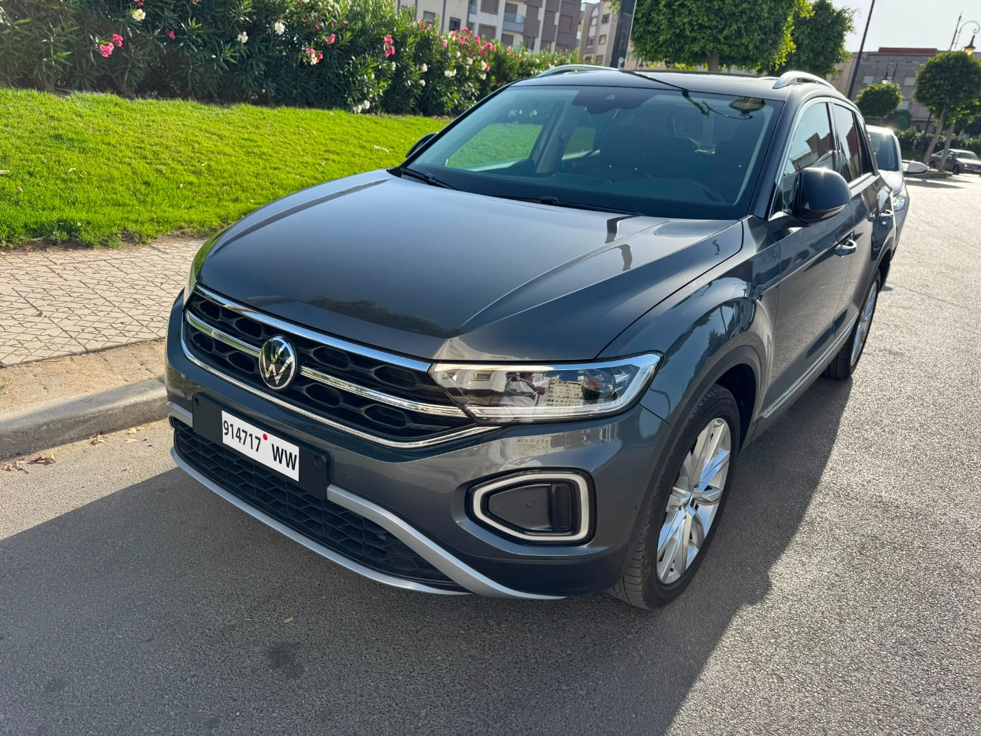 VOLKSWAGEN T-ROC SPORT SUV Premium gris
